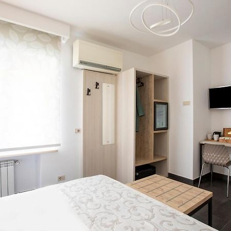 La Riviere Guesthouse Trastevere Рим Екстериор снимка